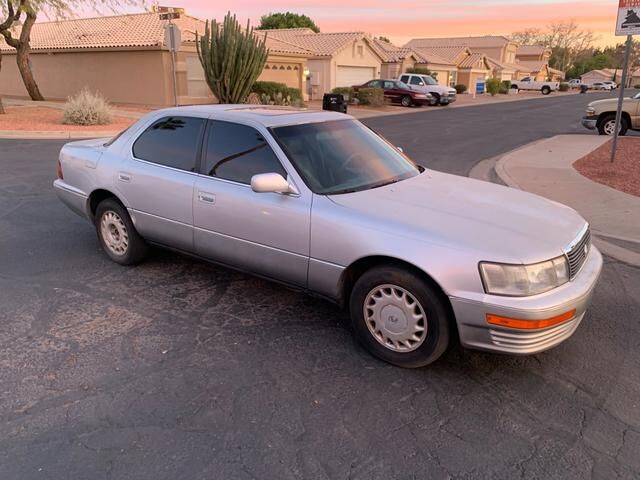 Lexus LS
