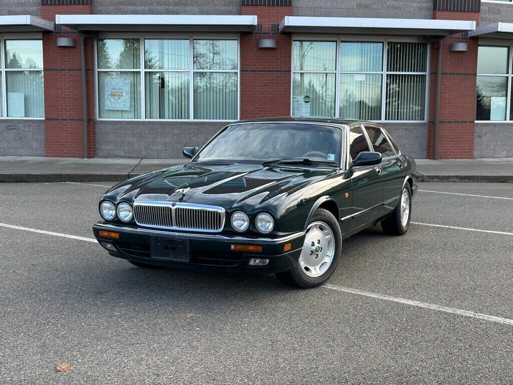 Jaguar XJ6