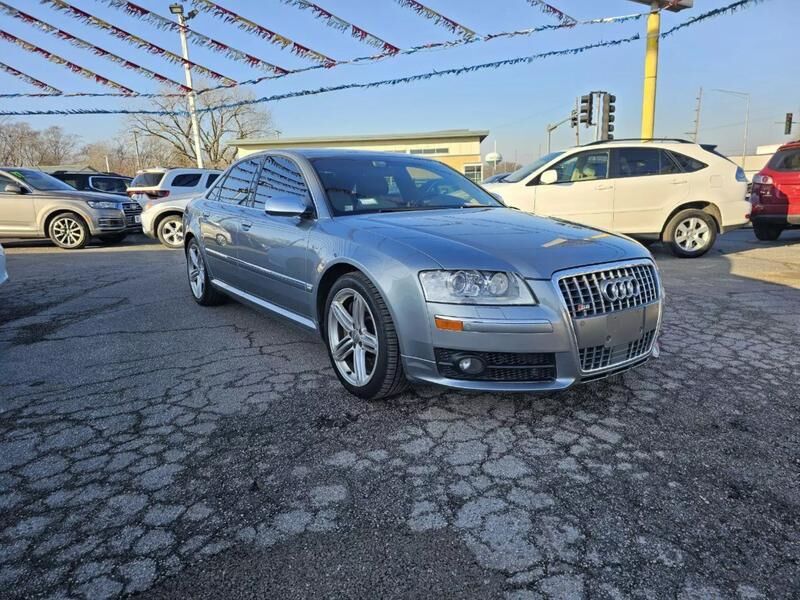 Audi S8