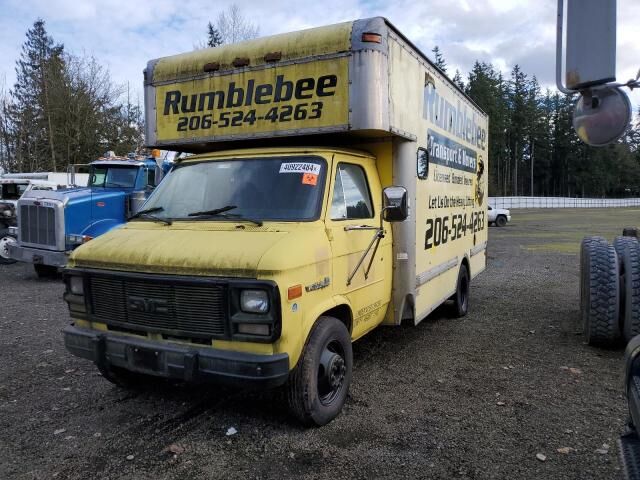 GMC Cutaway Van