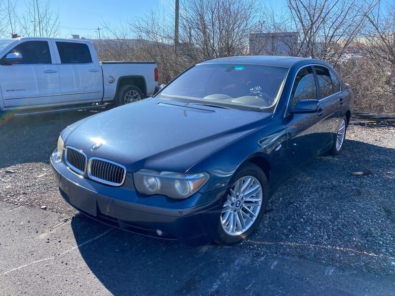 BMW 745i