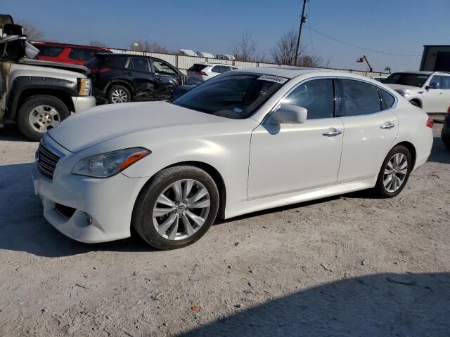 Infiniti M56