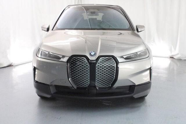 2024 BMW iX