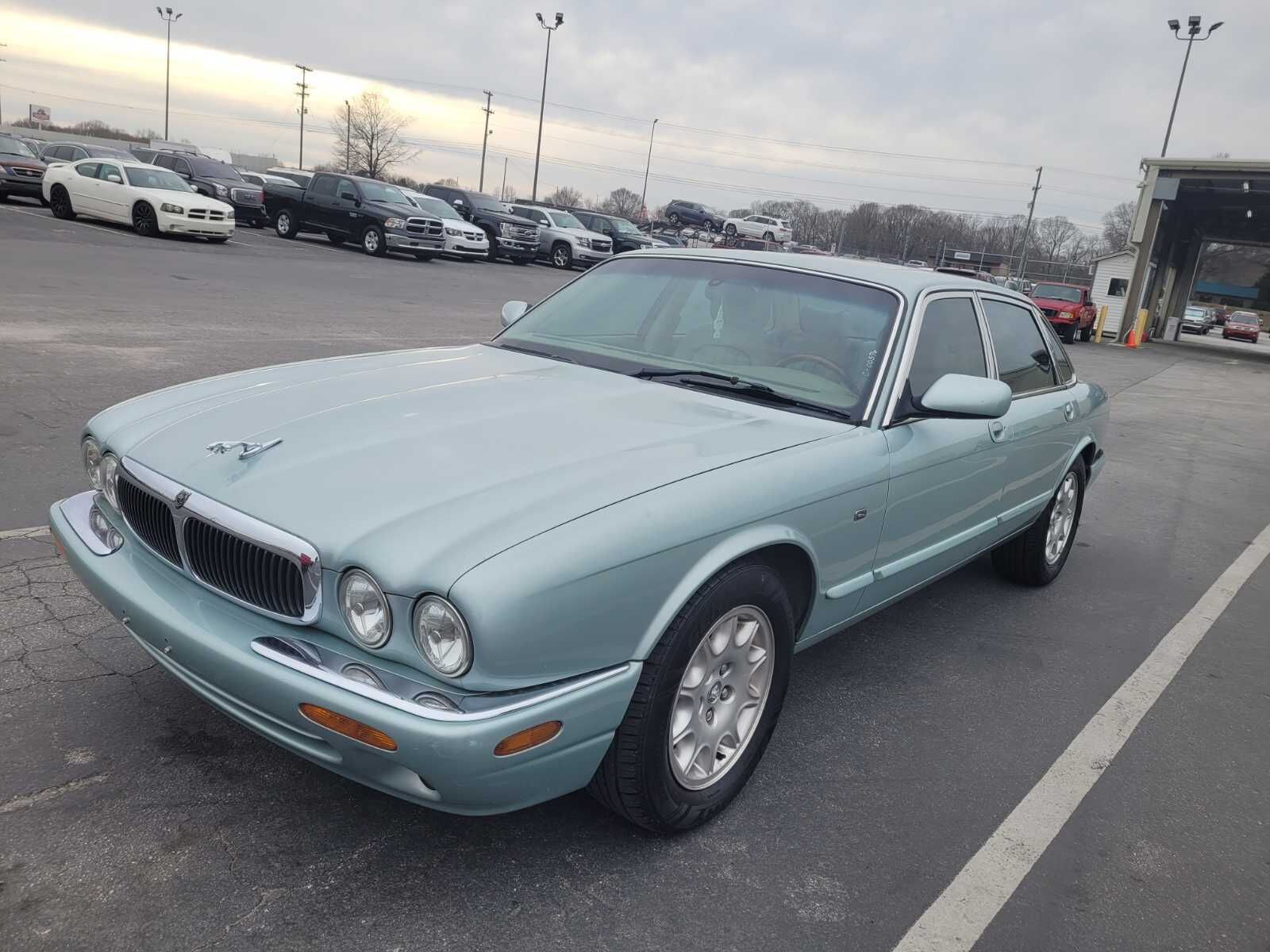 Jaguar XJ8