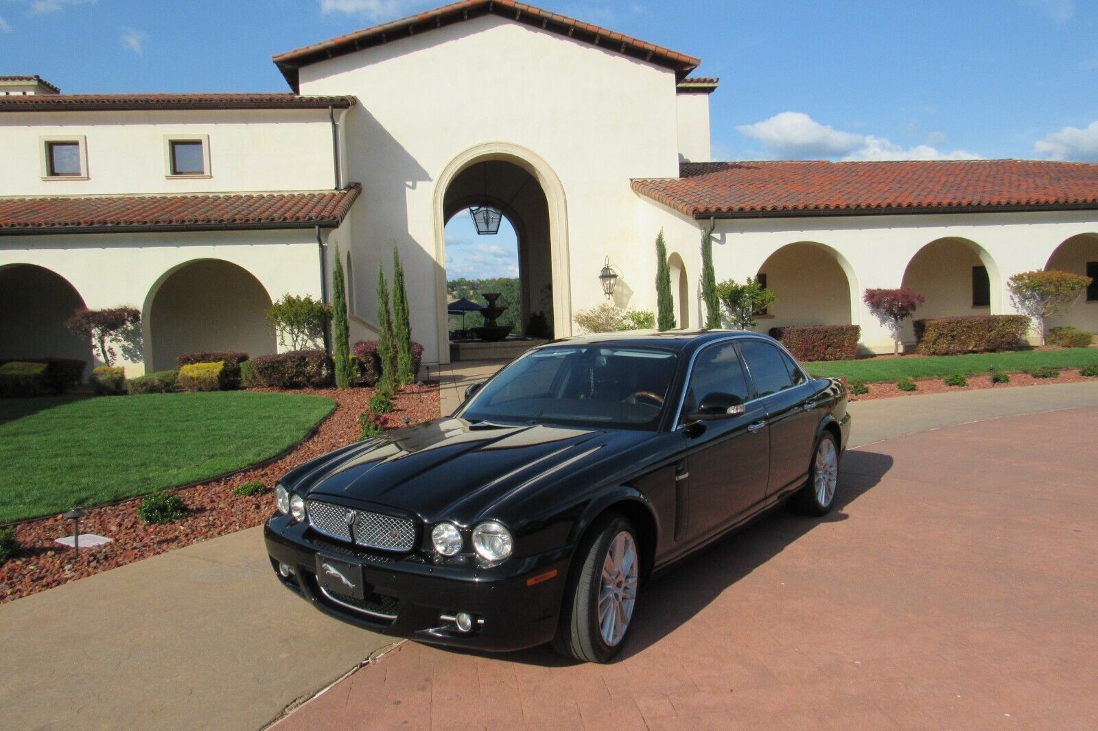 Jaguar XJR