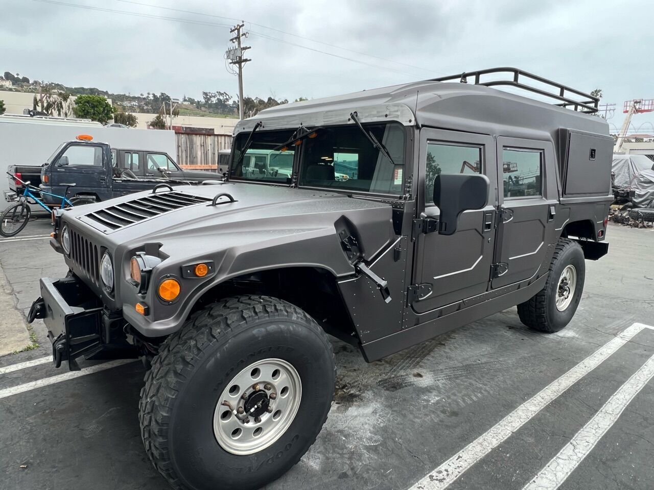HUMMER H1