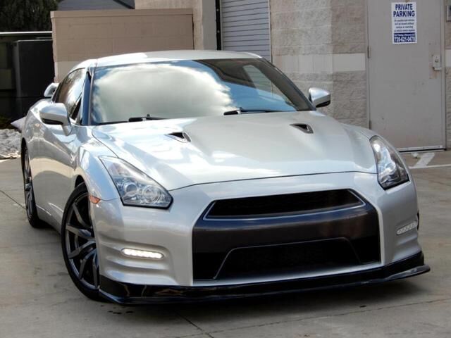 Nissan GT-R