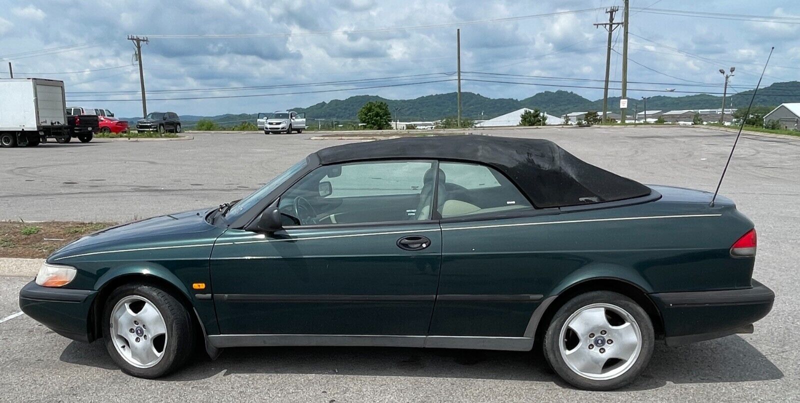 Saab 900