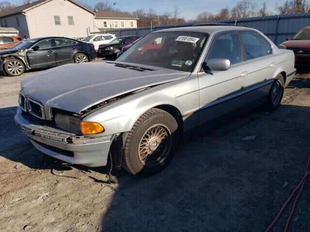 BMW 740i