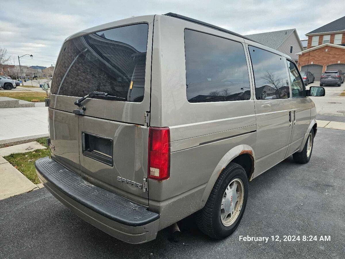 GMC Safari