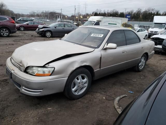 Lexus ES