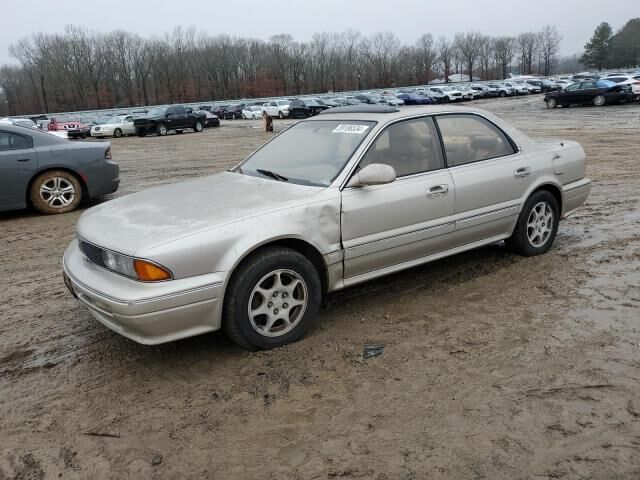 Mitsubishi Diamante