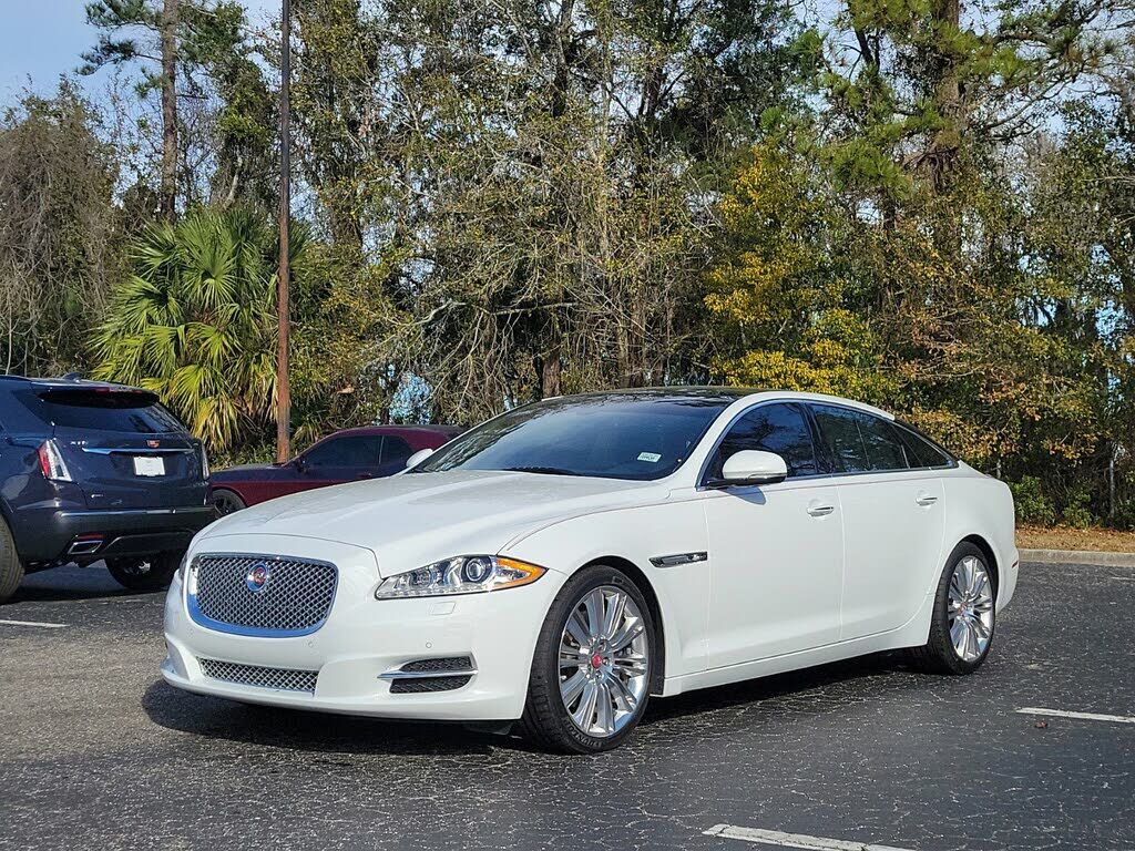 Jaguar XJ