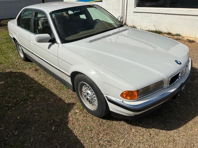 BMW 740i