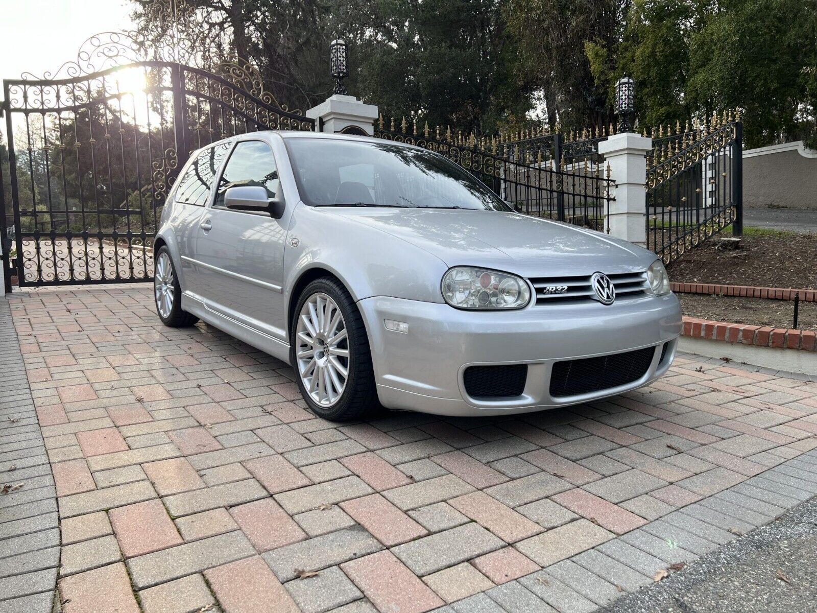 Volkswagen R32