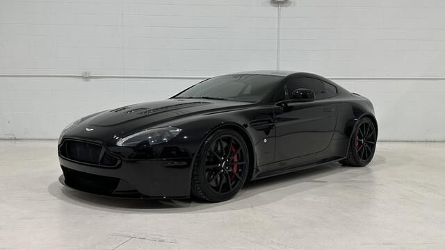 Aston Martin V12 Vantage