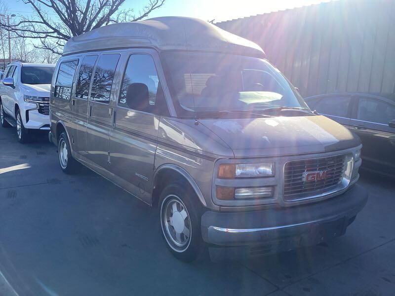 GMC Savana