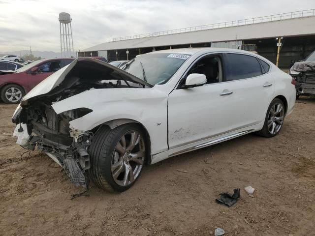 Infiniti Q70L