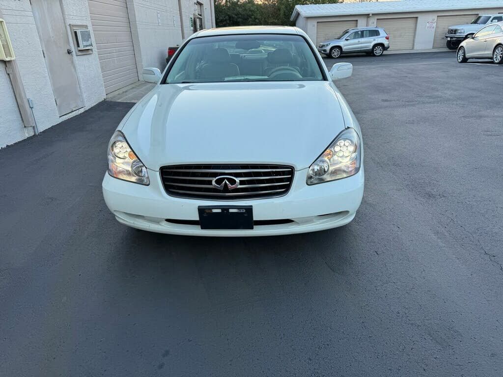 Infiniti Q45