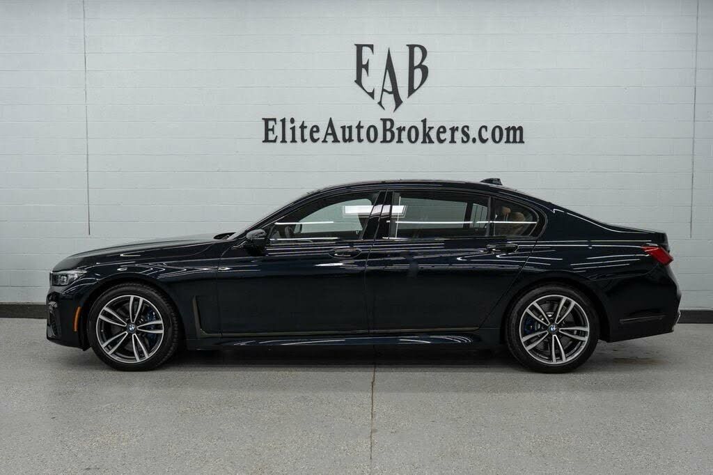 2021 BMW 750i