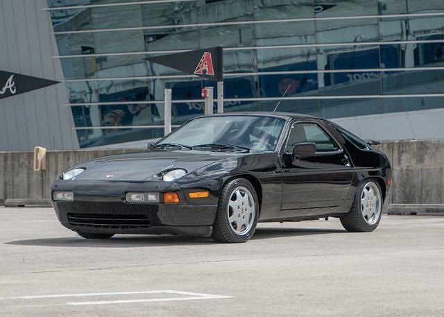 Porsche 928