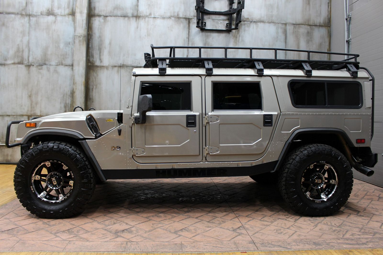 HUMMER H1