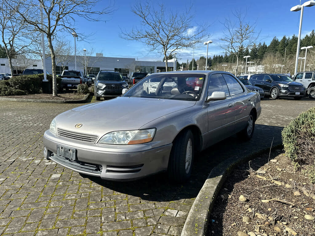 Lexus ES