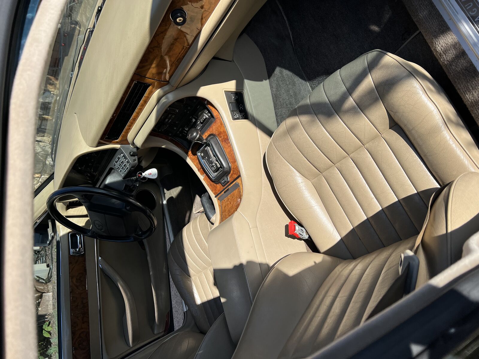 Jaguar XJ6
