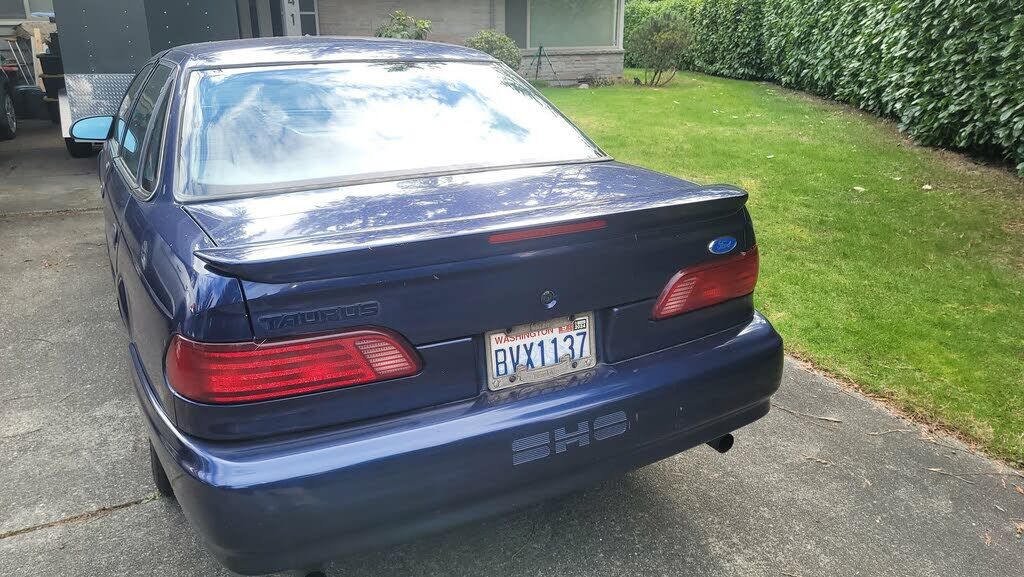 Ford Taurus