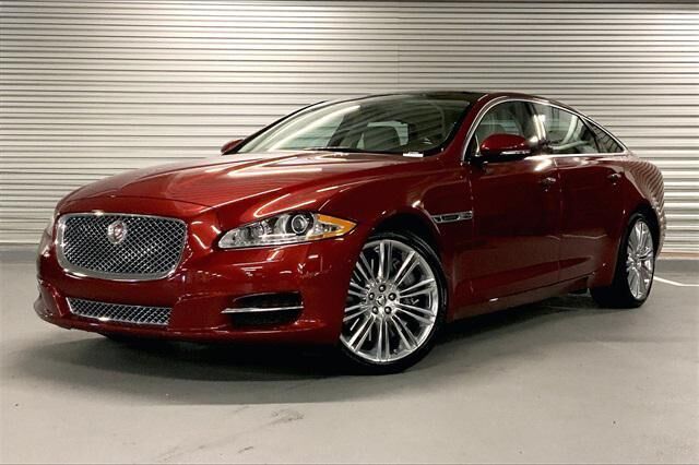 Jaguar XJ