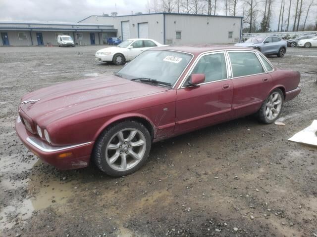 Jaguar XJR