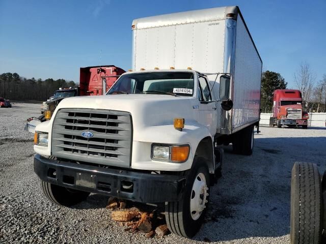 Ford F-800