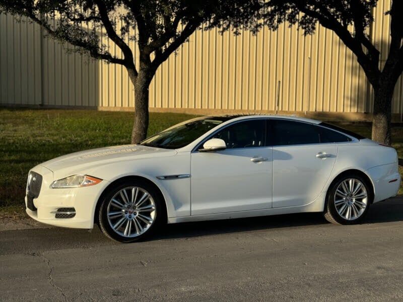 Jaguar XJ