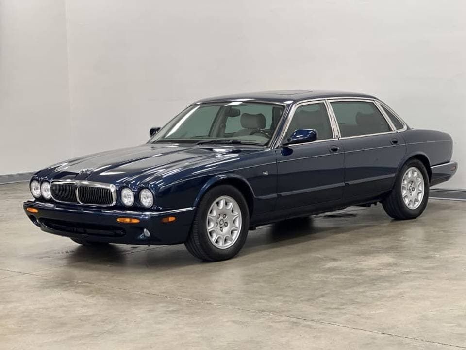 Jaguar XJ