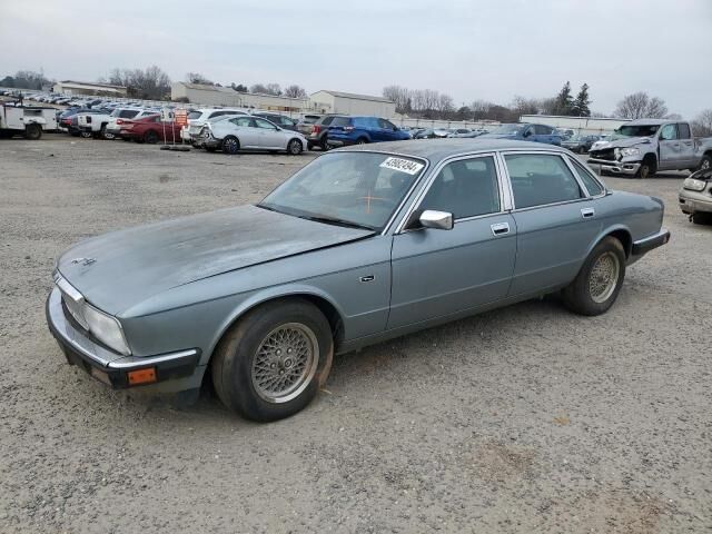 Jaguar XJ6