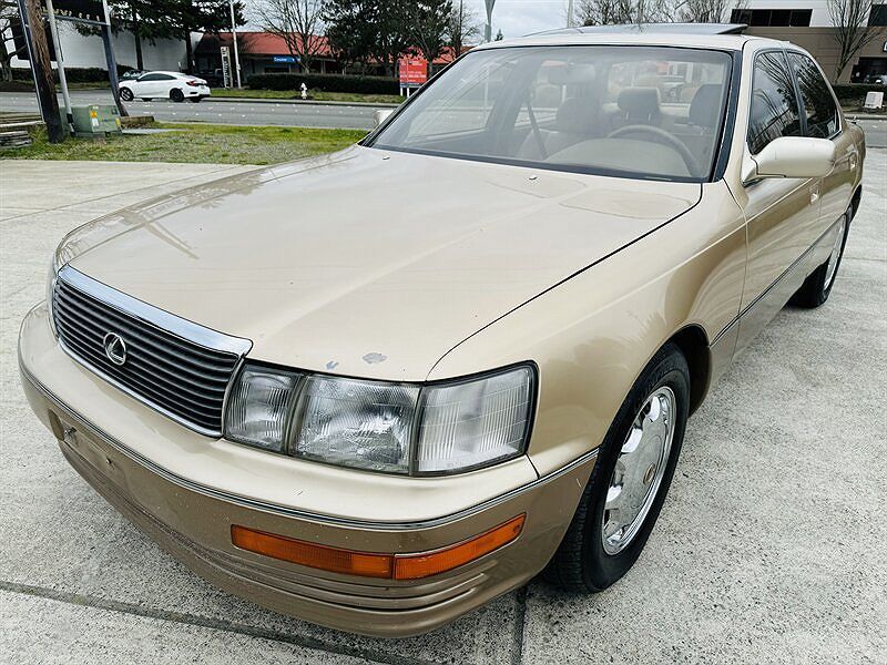 Lexus LS