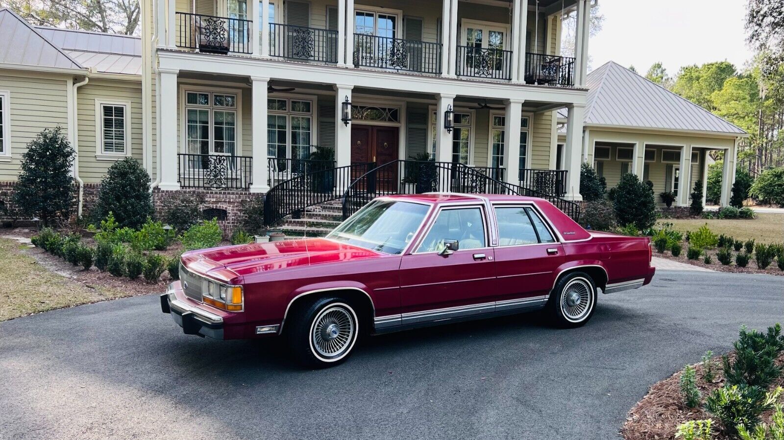 Ford Crown Victoria