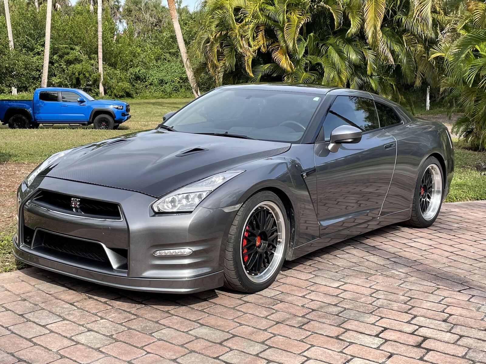 Nissan GT-R