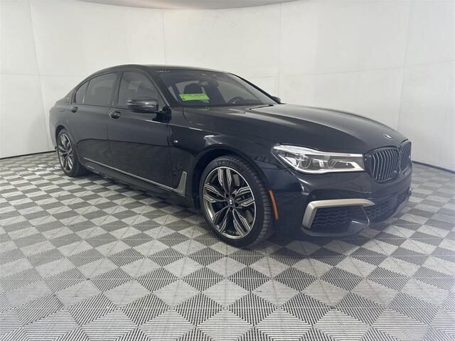 BMW M760i