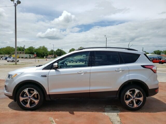 2017 FORD Escape