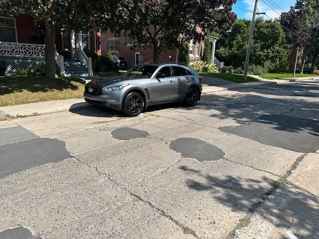 Infiniti QX70