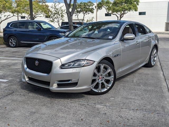 Jaguar XJ