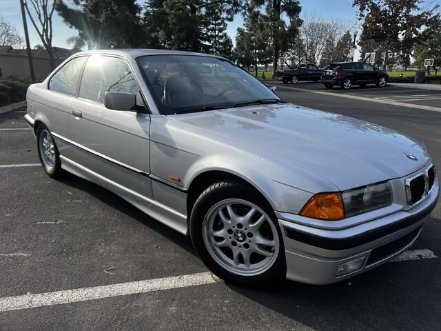 BMW 323is