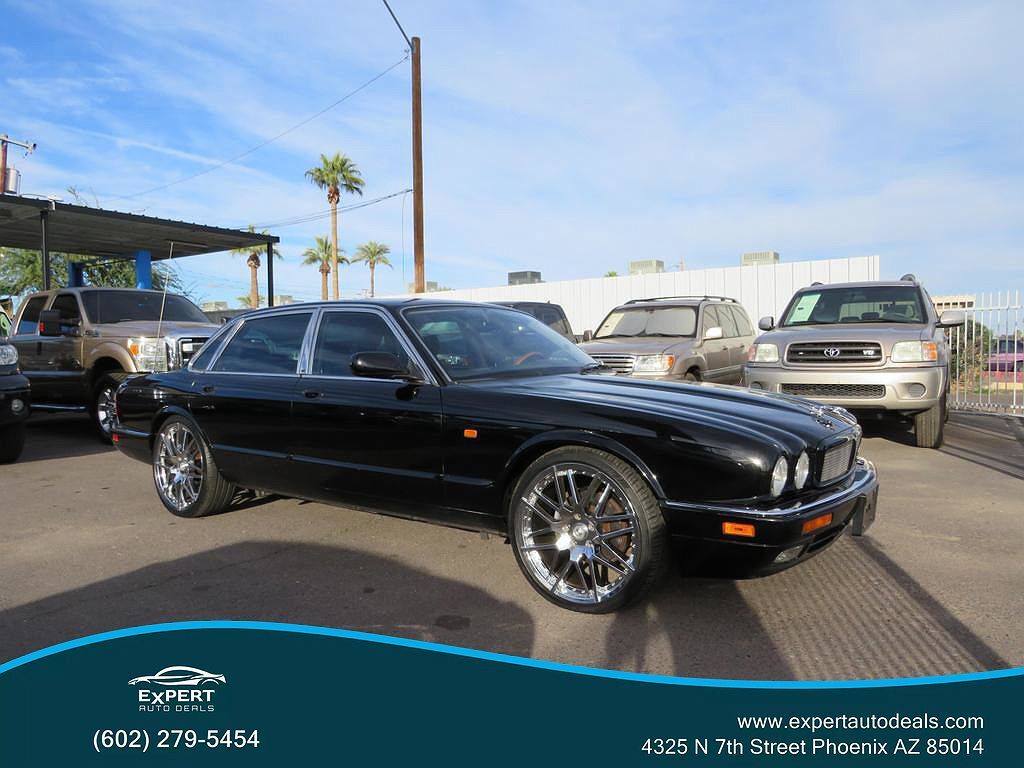 Jaguar XJR
