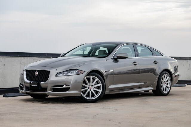 Jaguar XJ