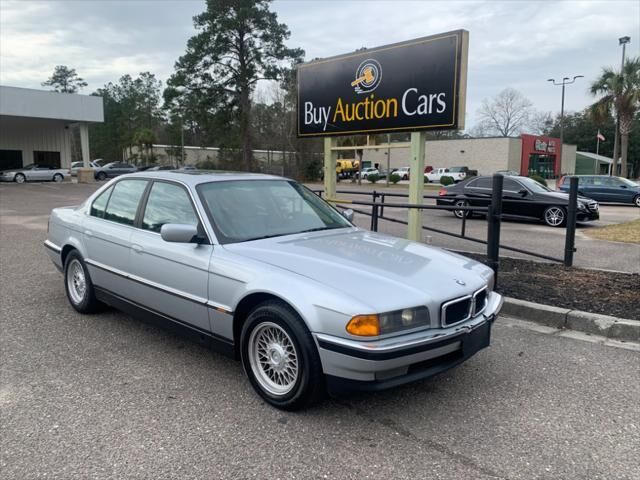 BMW 740i