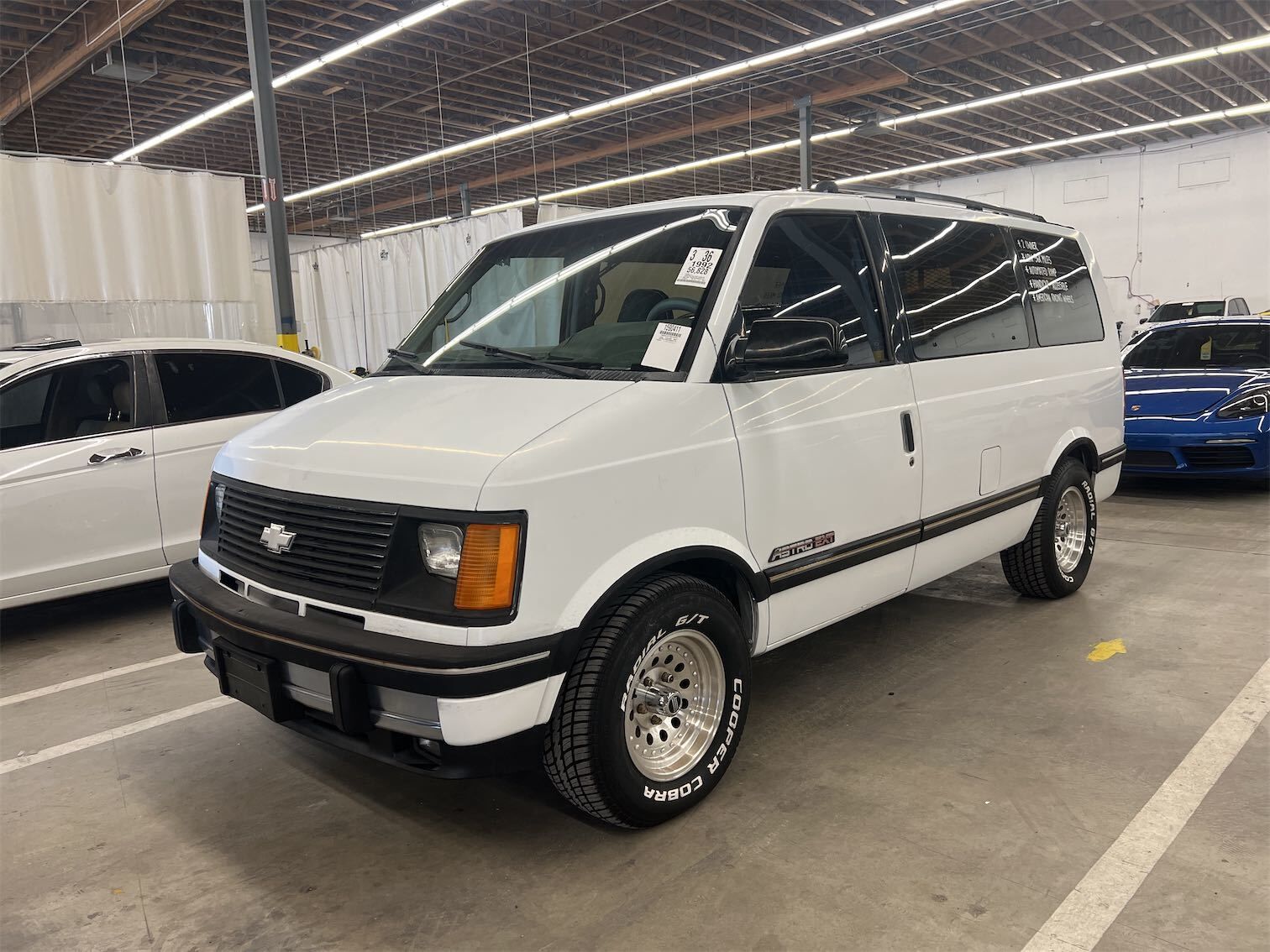 Chevrolet Astro Van