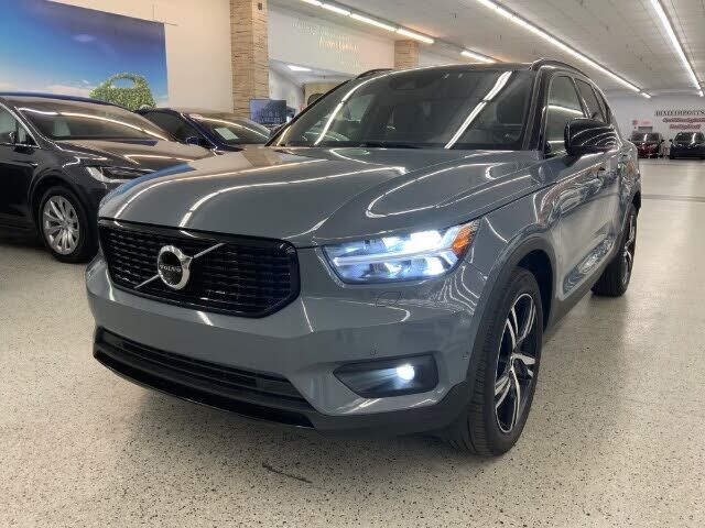 2020 VOLVO XC40