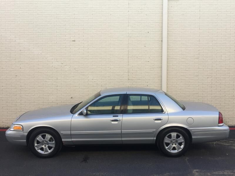 2003 FORD Crown Victoria