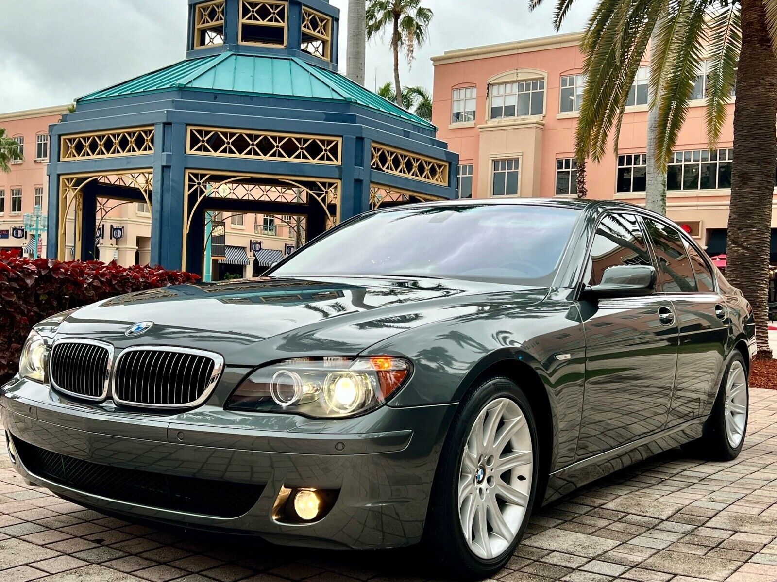 BMW 750i